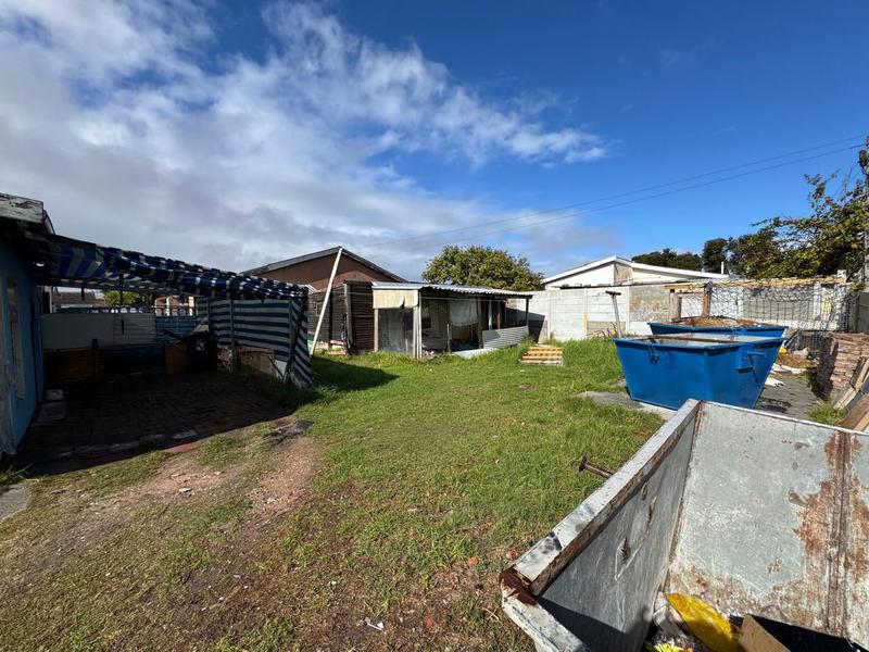 7 Bedroom Property for Sale in Grassy Park Western Cape